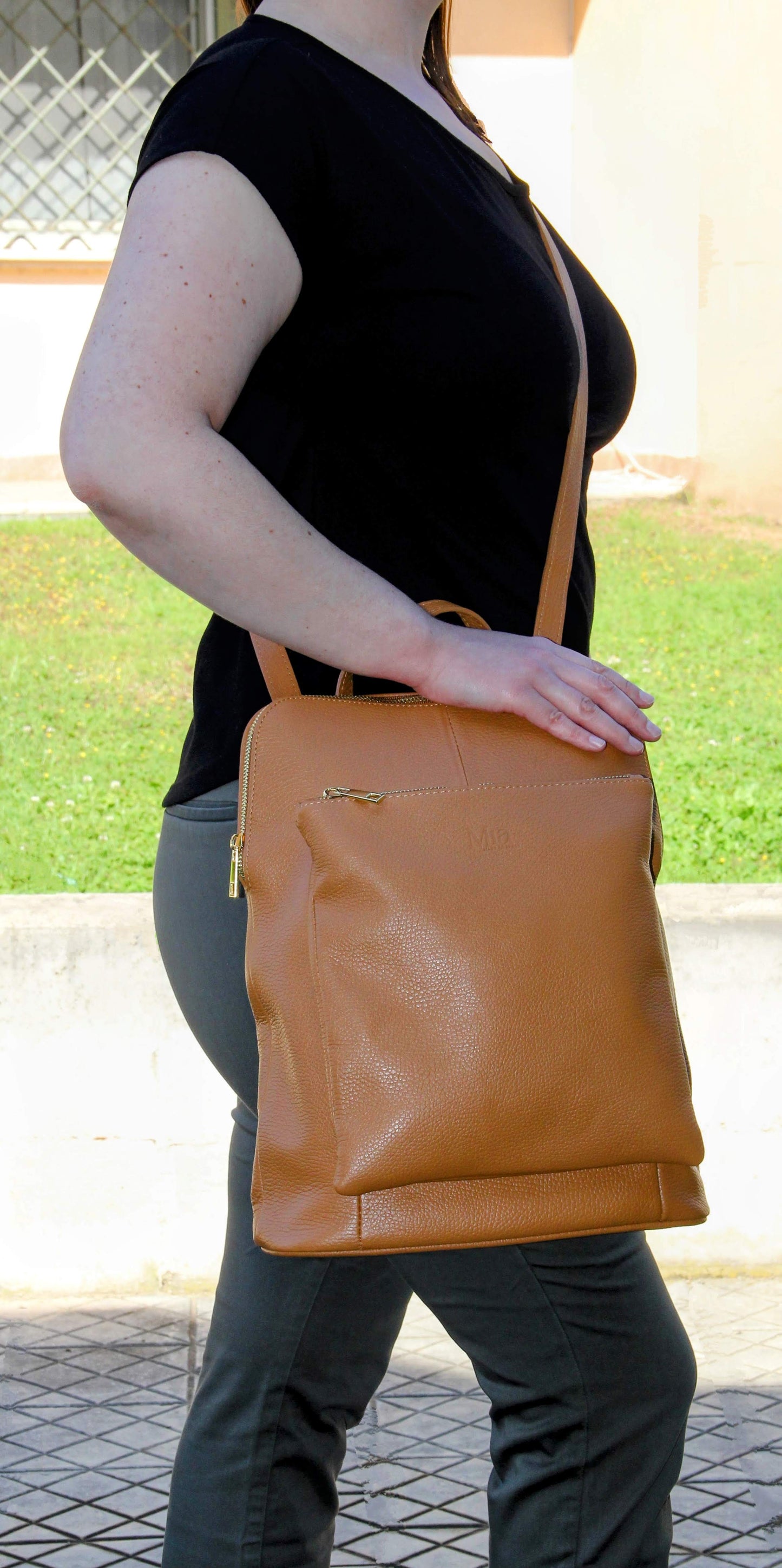 Italian leather backpack and crossbody bag - SARAH - Brown